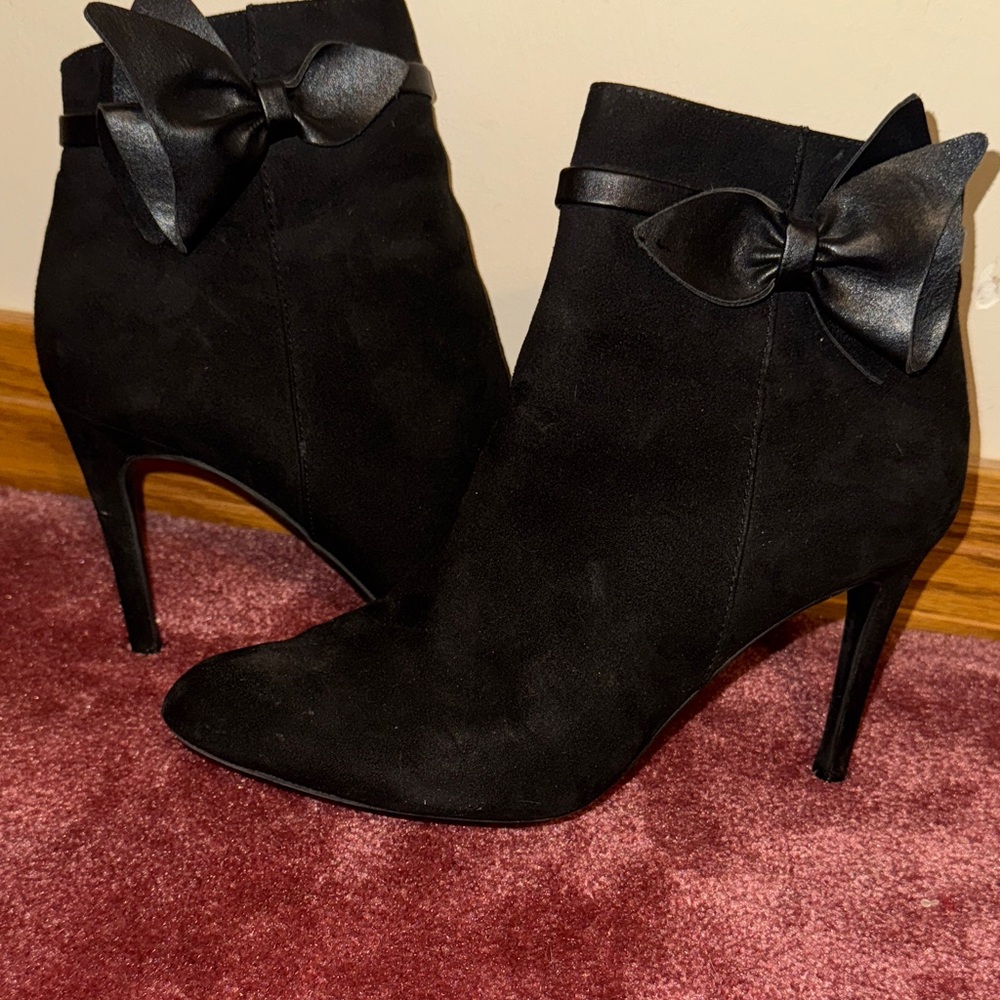 Kelly & Katie Black Ankle Boots with Bow